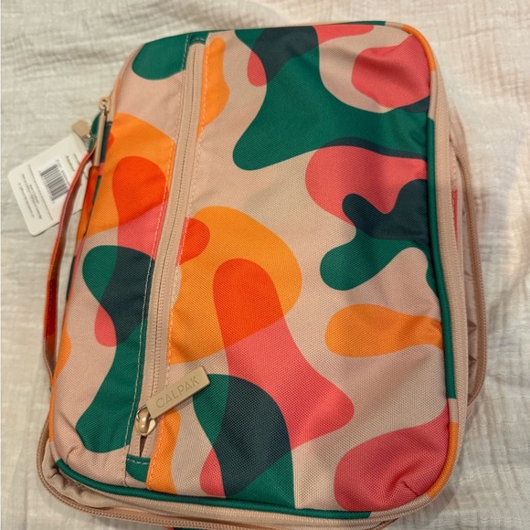 Calpak tablet tech organizer NWT- never used before. - Picture 6 of 6